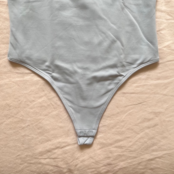 Aritzia Babaton⎜CONTOUR 90'S BODYSUIT⎜CEMENT BLUE - Picture 11 of 15